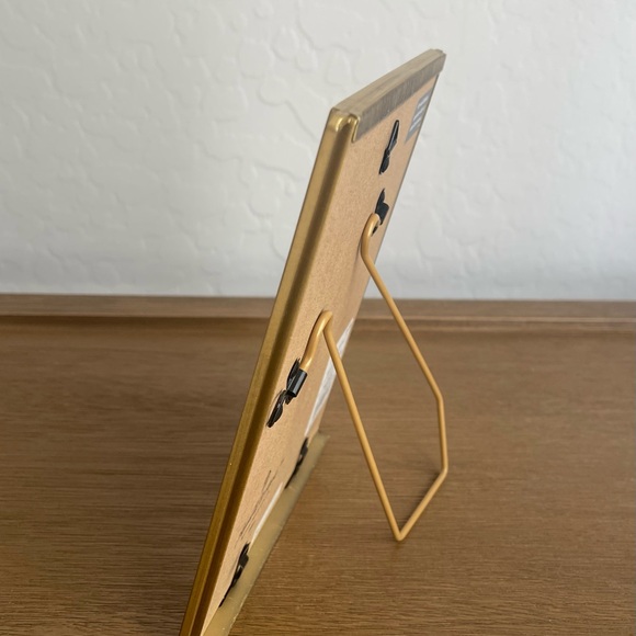 4”x6” Wire-Edge Brass Picture Frame Antique Finish - Hearth & Hand Magnolia - Picture 7 of 8